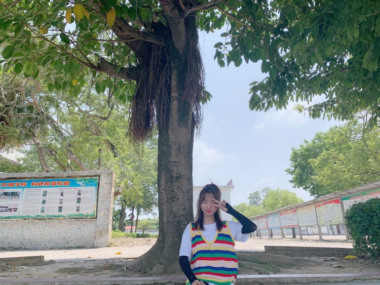 小灵儿👸-广东省·佛山市·南海区--可接各种买家秀,会拍照📷,时间充足,会p图,可接受重拍