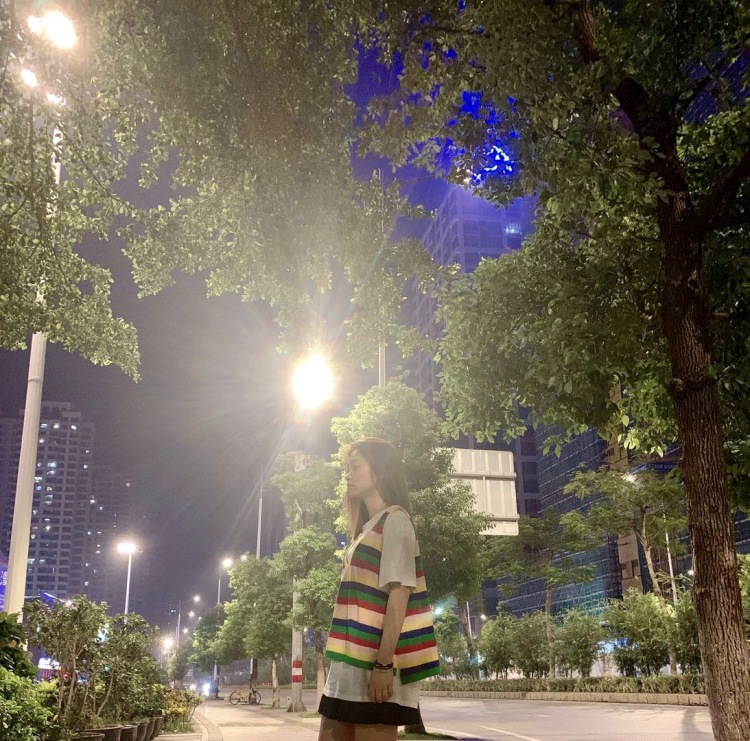 小灵儿👸-广东省·佛山市·南海区--可接各种买家秀,会拍照📷,时间充足,会p图,可接受重拍
