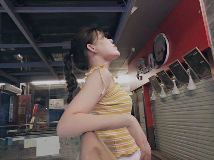 周什么婷🌸-广东省·广州市·越秀区-微博-喜欢拍照，会P图，不满意可重拍160cm. 92