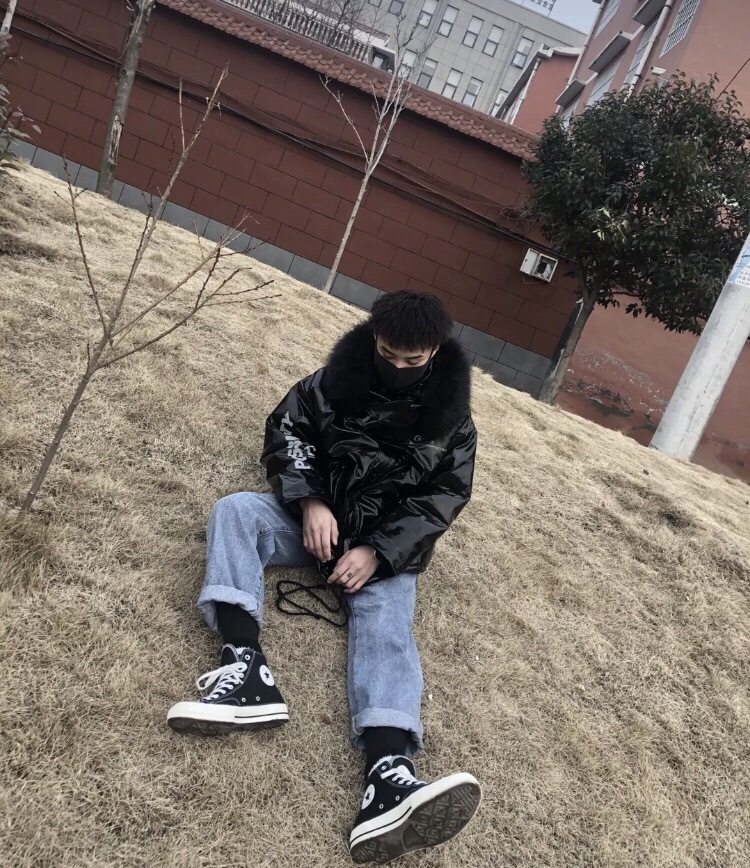 Wealth💸.-江苏省·南京市·江宁区-快手 抖音-新人报道!接各种类型网拍 寄拍 价格可谈 满意为止