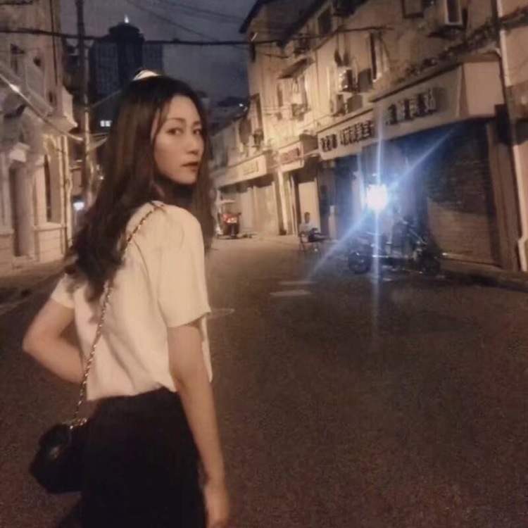 绵绵-上海市·上海市·嘉定区-抖音,微博,朋友圈-可接首饰,衣服,鞋包,可出外景,自拍自修。