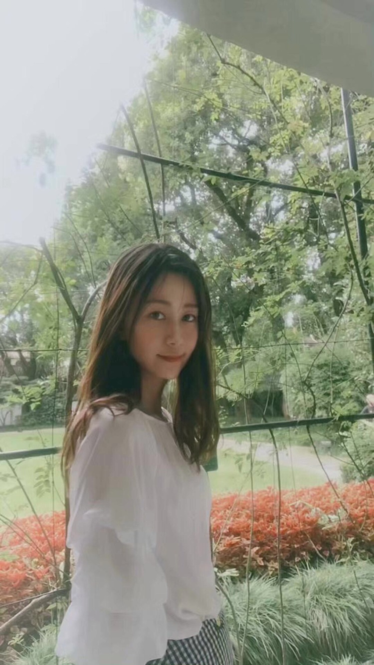 绵绵-上海市·上海市·嘉定区-抖音，微博，朋友圈-可接首饰，衣服，鞋包，可出外景，自拍自修。