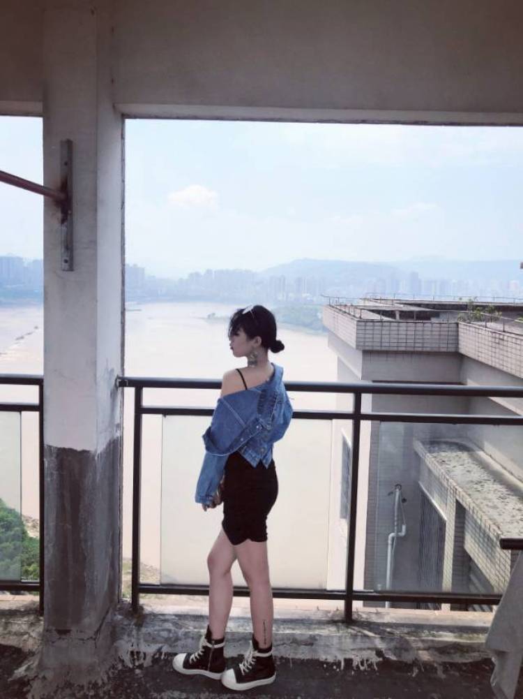 喻麒瑾-重庆市·重庆市·巴南区--接买家秀网拍,会拍照,会p图,要求不高