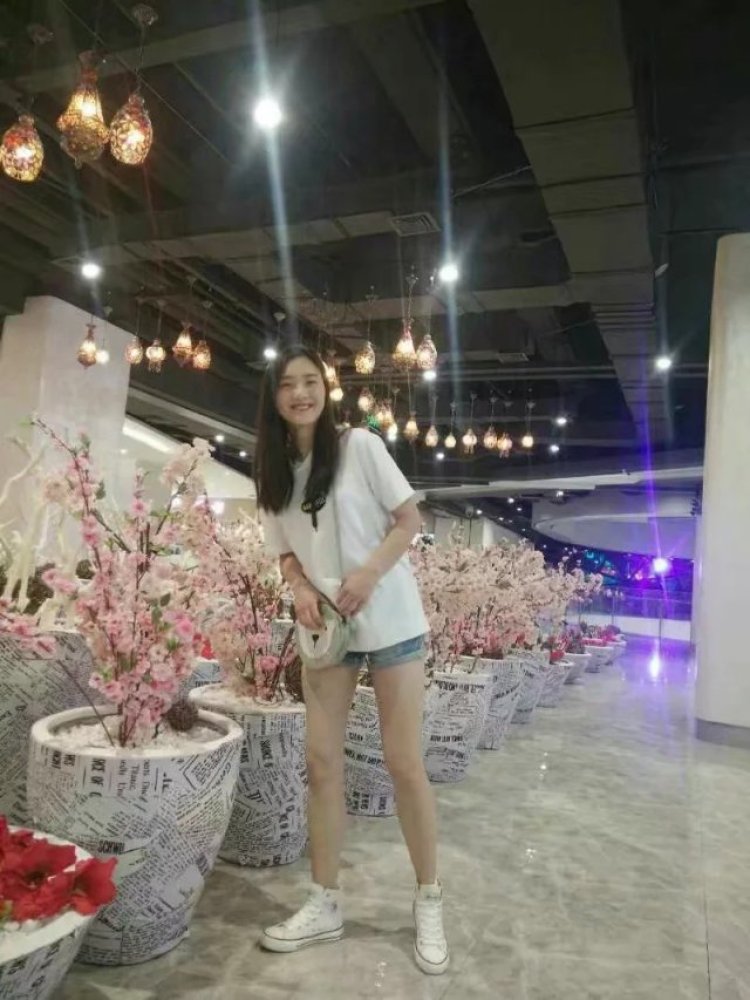 乐多--浙江省·衢州市·江山市-抖音,朋友圈,***-性格开朗,身高169,体重105,爱唱歌,喜欢拍照片