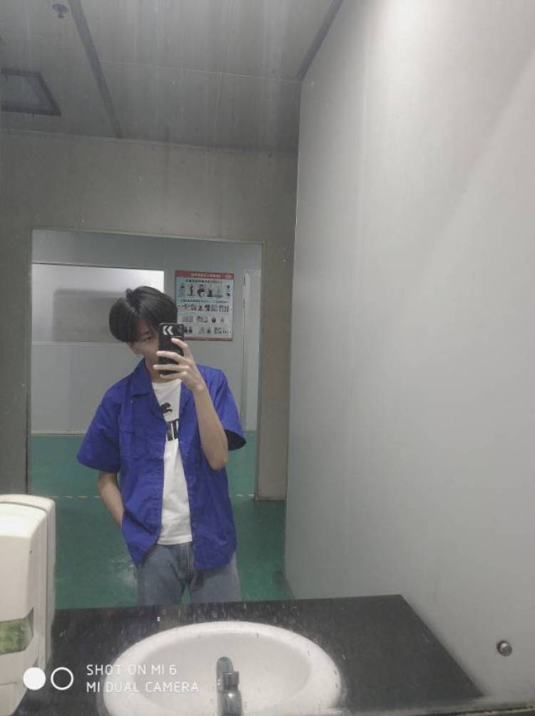 狗哥℃-广东省·江门市·江海区--擅长展示自我，只是身高很尴尬。
