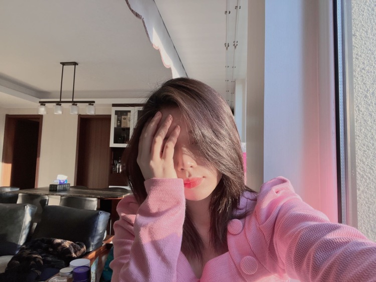 七七-浙江省·杭州市·萧山区-微博，朋友圈，某红薯，抖音-接寄拍，饰品，包包，衣服，买家秀，都可，身高164，体重49，