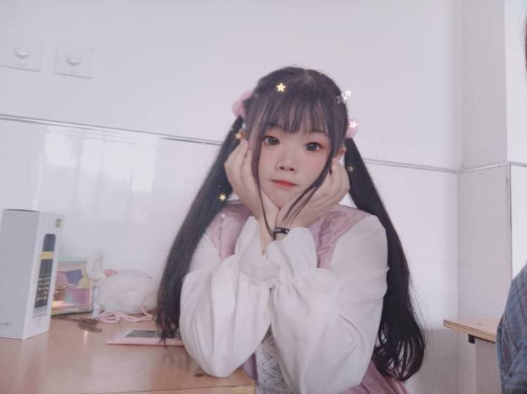 可爱鬼~-陕西省·西安市·灞桥区-快手粉丝567-接网拍,可以长期寄拍,学生党,可盐可甜可高冷,可以驾反lo裙,jk制服,汉服,潮风,各种风格
身高155体重92
