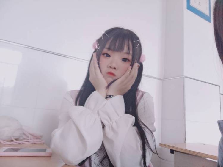 可爱鬼~-陕西省·西安市·灞桥区-快手粉丝567-接网拍,可以长期寄拍,学生党,可盐可甜可高冷,可以驾反lo裙,jk制服,汉服,潮风,各种风格
身高155体重92