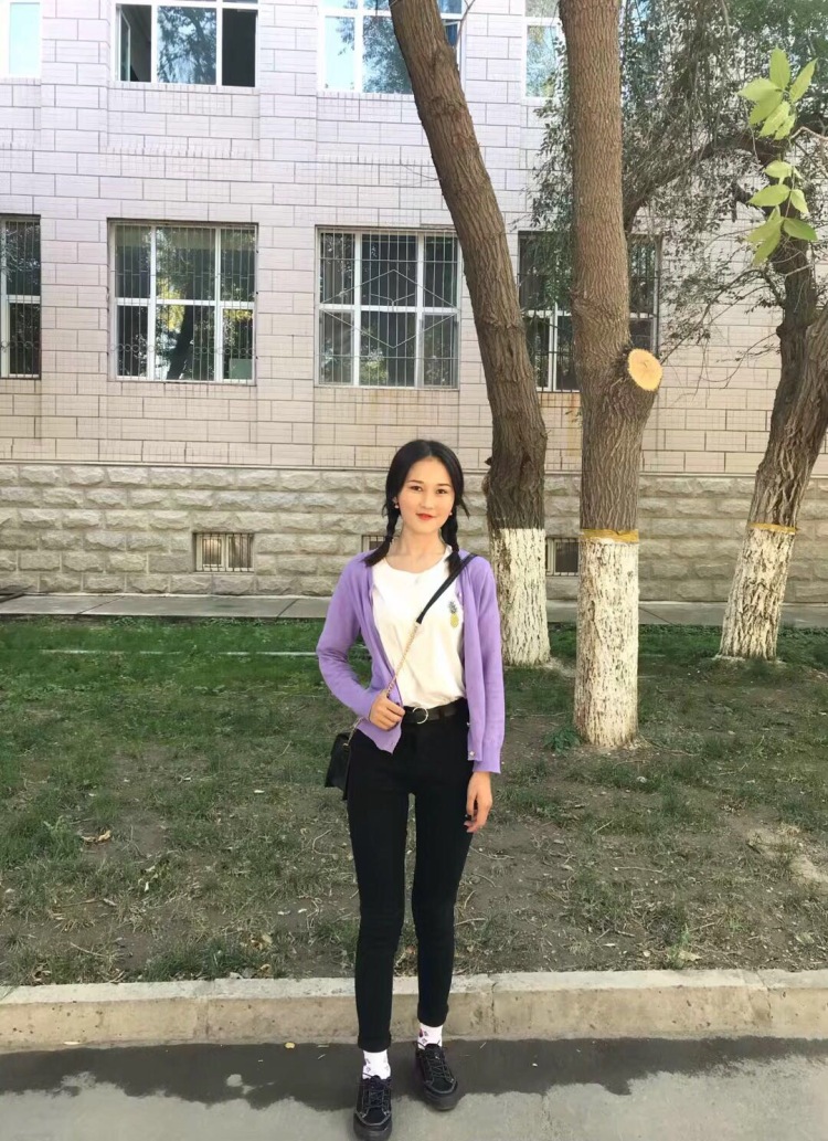 shuha🦋-新疆维吾尔自治区·乌鲁木齐市·沙依巴克区-快手-喜欢拍照 技术可以 接受网拍和寄拍 衣服不能暴露  快手粉丝3k