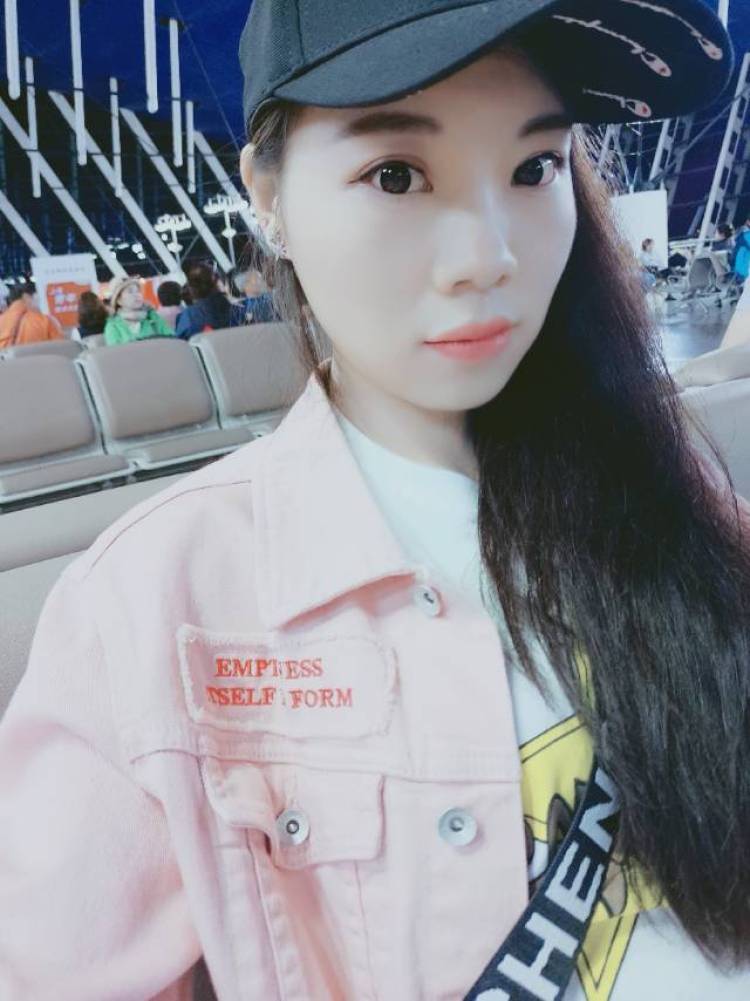 Nyx–明月-上海市·上海市·宝山区-QQ 微信 虎牙直播-想找一份网拍的工作，也不知道怎么入门！新手哦