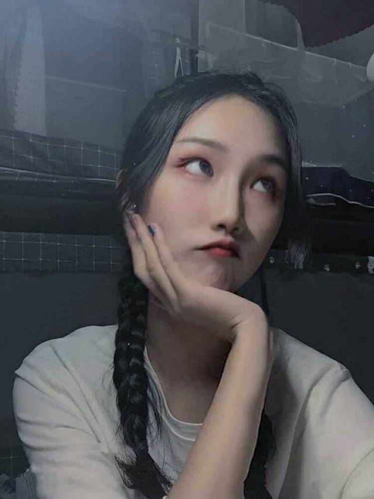 轩呐-浙江省·杭州市·江干区-微博，抖音-装可爱的可爱风自拍
欢迎来找呀