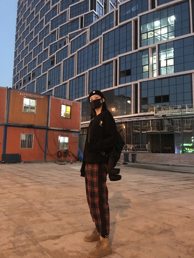 3.-湖北省·武汉市·汉阳区-抖音 微博 -网拍 街拍 买家秀都OK
镜头感强