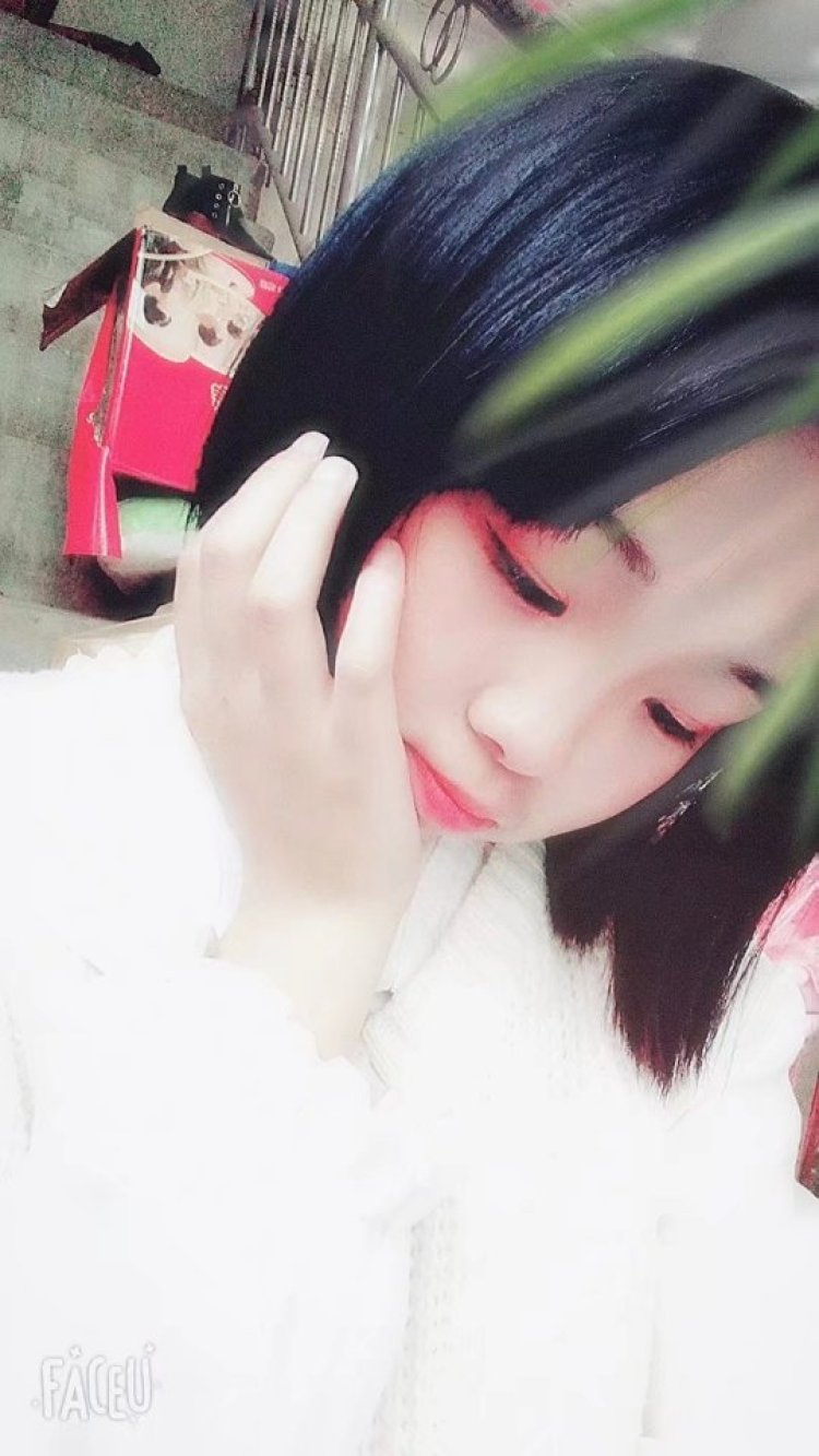 乔-河南省·南阳市·内乡县--喜欢化妆,擅长眼部妆容,初三学生党可拍首饰,衣服,支持寄拍,费用可商量