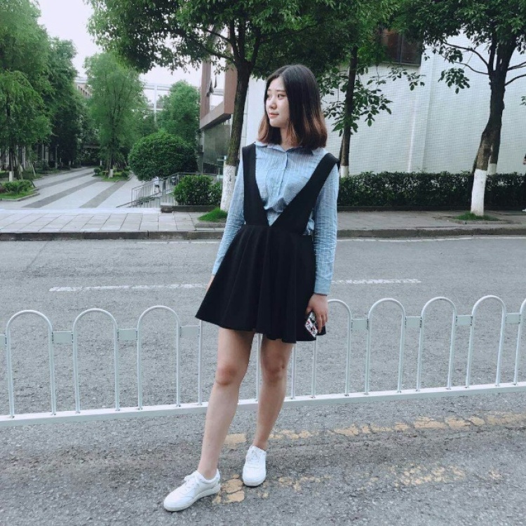 蜜桃酱-重庆市·重庆市·铜梁区-微博:水蜜桃小少女-身高168 体重52 接寄拍 网拍哦~