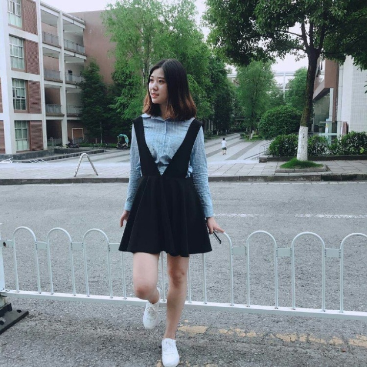 蜜桃酱-重庆市·重庆市·铜梁区-微博:水蜜桃小少女-身高168 体重52 接寄拍 网拍哦~