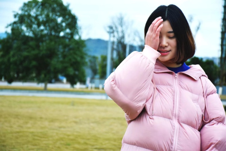 蜜桃酱-重庆市·重庆市·铜梁区-微博:水蜜桃小少女-身高168 体重52 接寄拍 网拍哦~