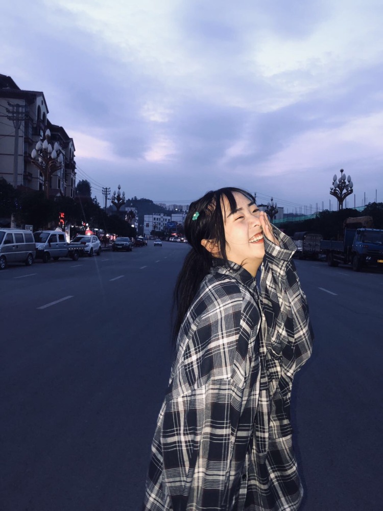 迁就-贵州省·六盘水市·盘州市-快手 -接受网拍 寄拍 会P图 会化妆