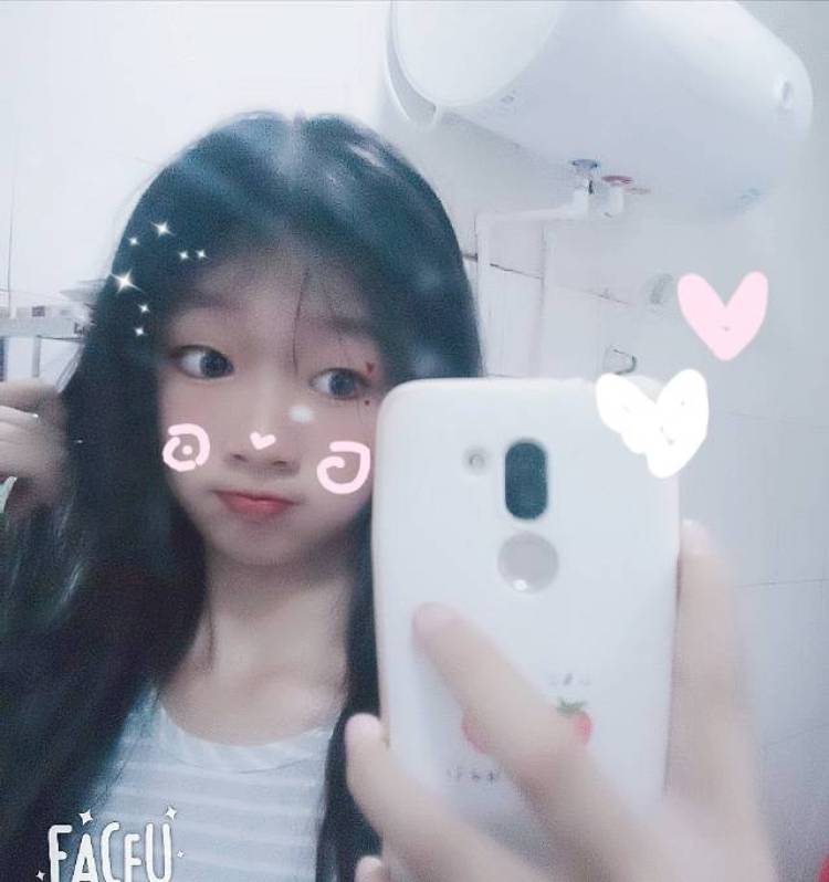 Fleshy呆橘-湖南省·长沙市·雨花区-快手-喜欢自拍 会修图 做网拍 饰品衣服等都可以价格商量 不行可重拍 做事认真 来私我鸭 照片真人 会跳舞