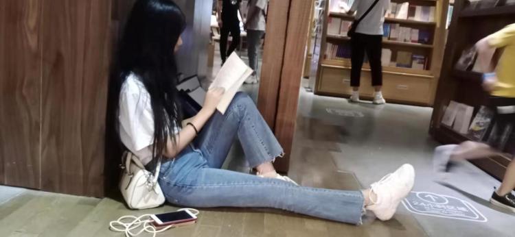 Fleshy呆橘-湖南省·长沙市·雨花区-快手-喜欢自拍 会修图 做网拍 饰品衣服等都可以价格商量 不行可重拍 做事认真 来私我鸭 照片真人 会跳舞