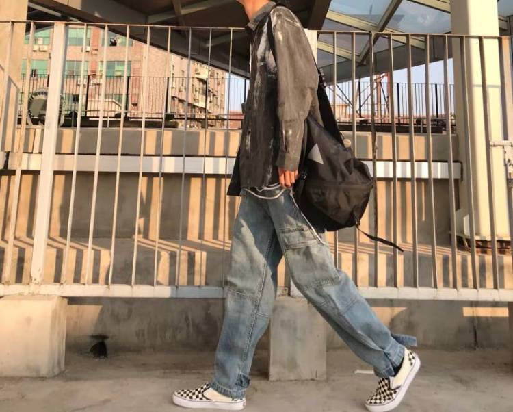 阿.-辽宁省·锦州市·古塔区-抖音-主要接网拍男装 配饰 挎包 鞋子等 出图快 可以接详情 风格多 不露脸谢谢 可接全身照 但是需要带帽子😷