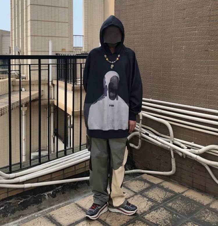 阿.-辽宁省·锦州市·古塔区-抖音-主要接网拍男装 配饰 挎包 鞋子等 出图快 可以接详情 风格多 不露脸谢谢 可接全身照 但是需要带帽子😷
