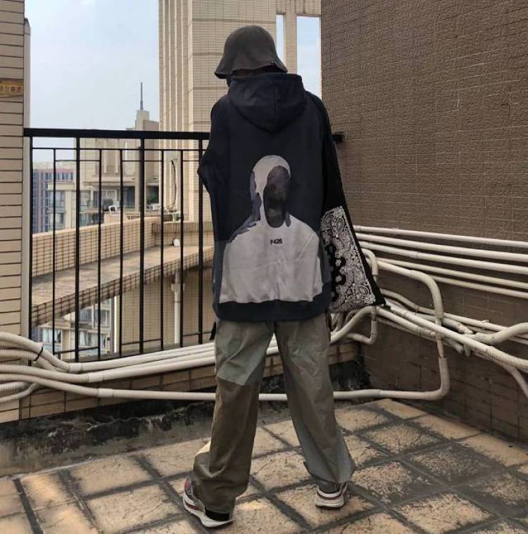 阿.-辽宁省·锦州市·古塔区-抖音-主要接网拍男装 配饰 挎包 鞋子等 出图快 可以接详情 风格多 不露脸谢谢 可接全身照 但是需要带帽子😷