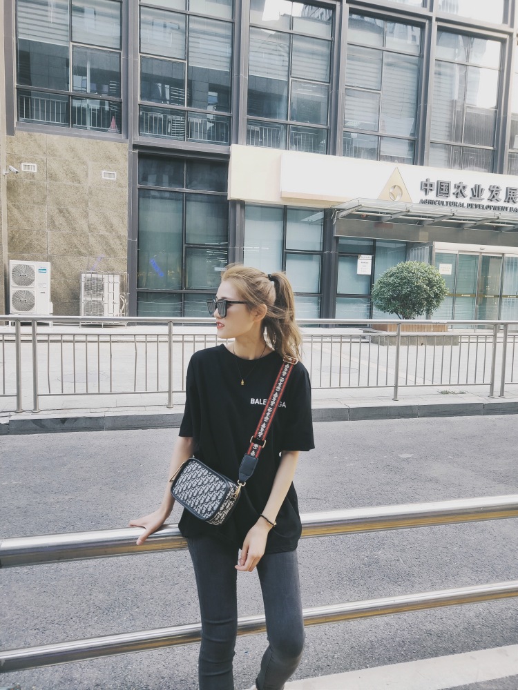 金子-河南省·郑州市·金水区--平常喜欢逛淘宝 看穿搭视频 收藏一些好看穿搭 本人也喜欢搭配