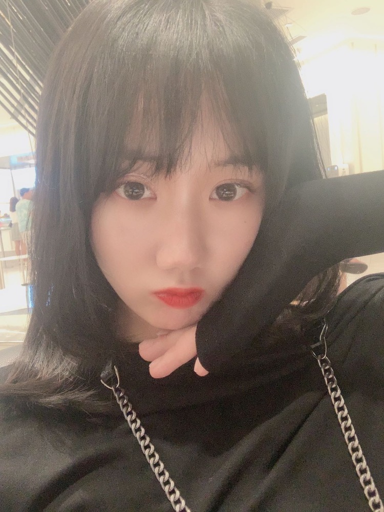 Zz-)༦🧸ིིྀ༧-河南省·郑州市·二七区-抖音 知乎 微博-爱拍照 爱搭配 喜欢研究美衣 可接