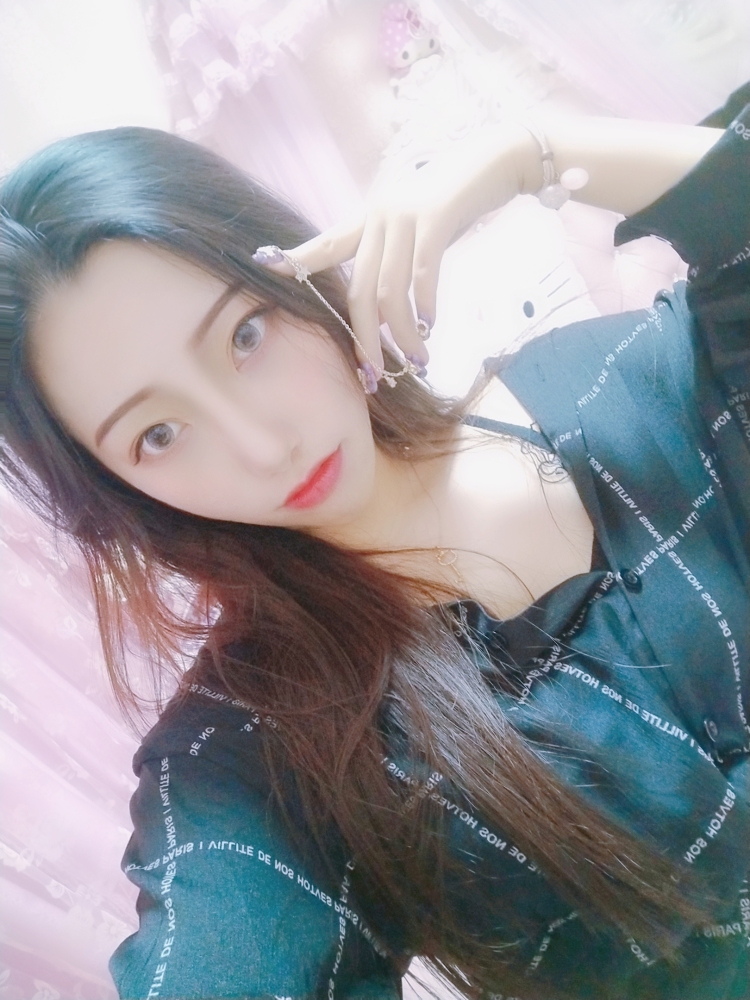 细腻模样᯲ᵀᴰᴰ-辽宁省·沈阳市·于洪区-微博-自拍外拍可盐可甜,网拍平拍,时间充裕,日常很爱拍照。