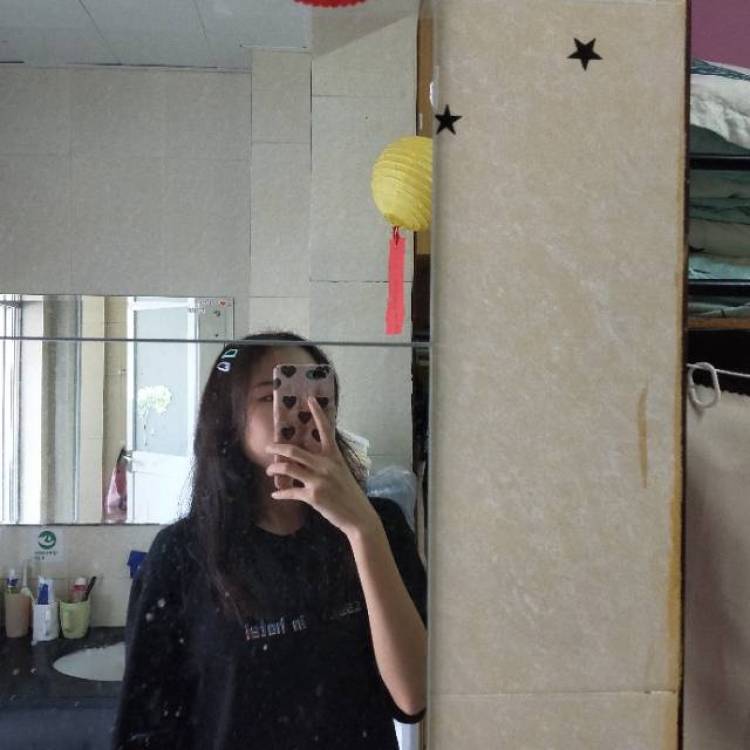 小陈小陈满目星辰-浙江省·杭州市·江干区--喜欢拍照的女孩