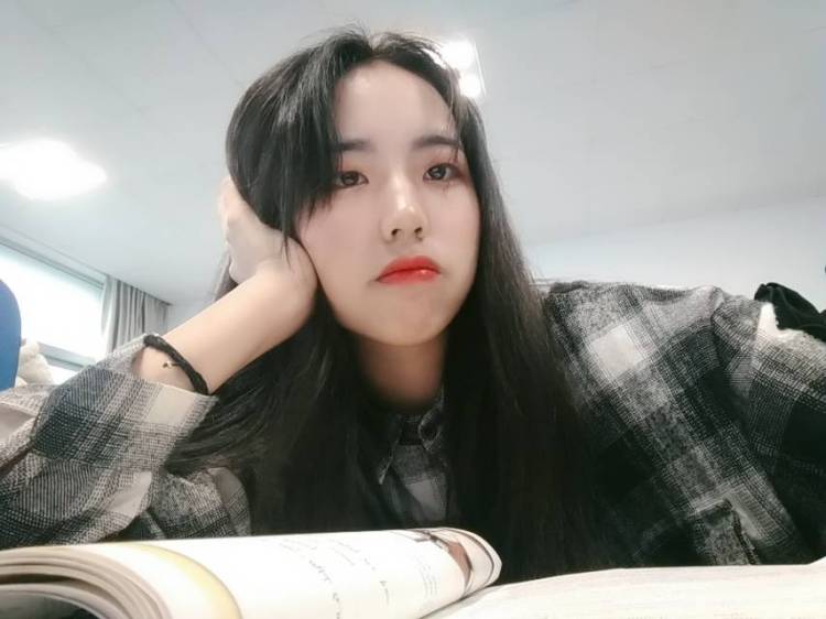 小陈小陈满目星辰-浙江省·杭州市·江干区--喜欢拍照的女孩