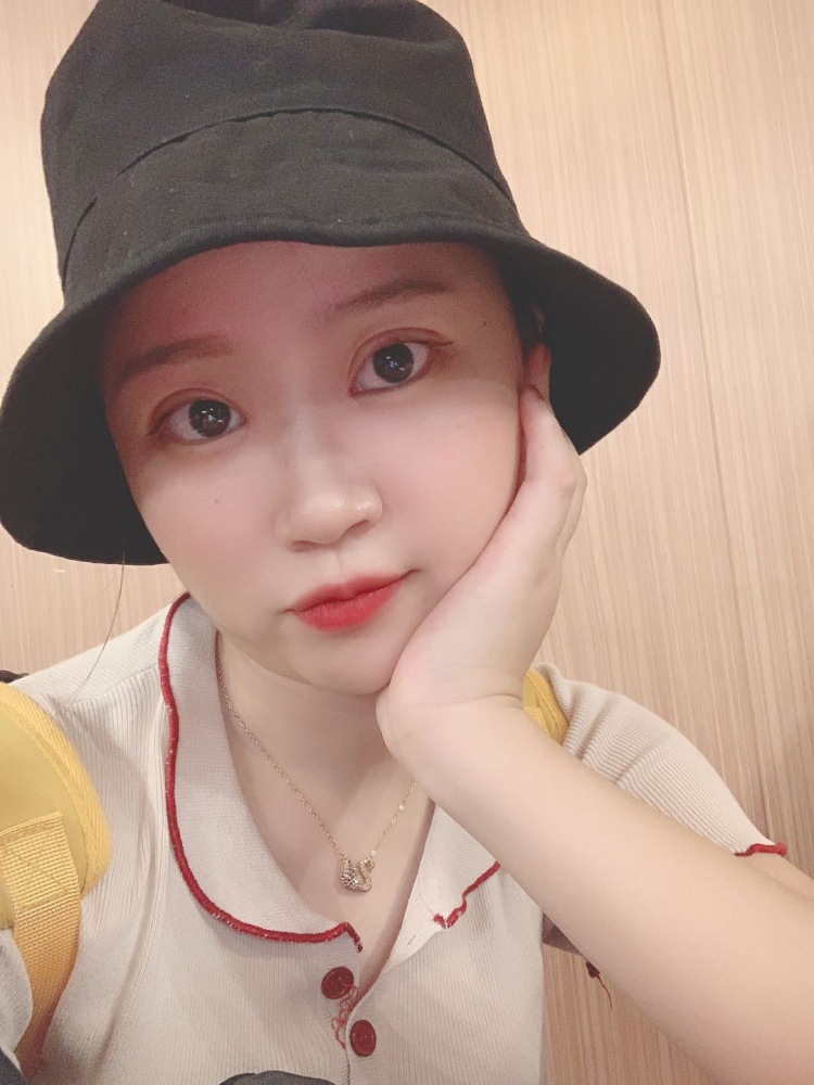 阿七鸭-江西省·南昌市·东湖区-抖音 、***-风格多样 拍照认真 会穿搭 可接寄拍 送拍 买家秀 衣服鞋子 包包兴趣来源喜欢,会p图,所以认真负责,值得信赖 160/92斤
