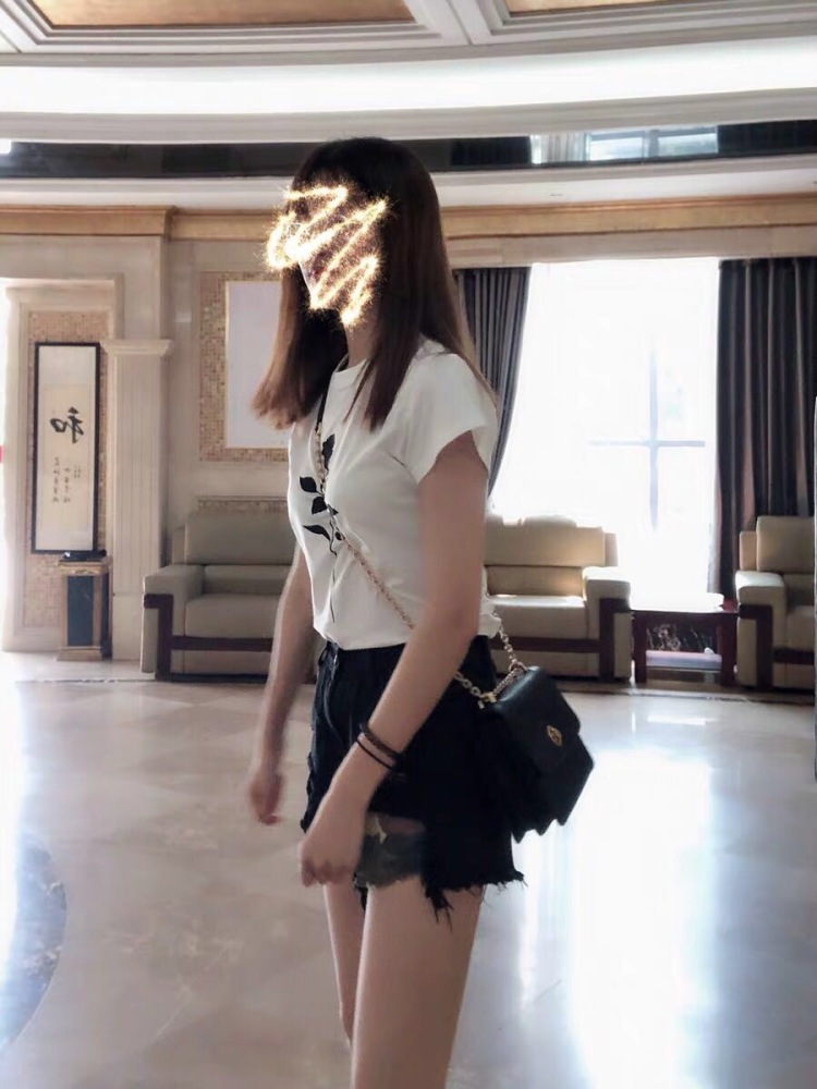 Anewme-湖南省·长沙市·雨花区--做过几次寄拍，能简单修图，身高169 体重102，淘气值953