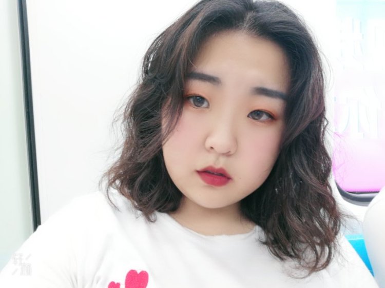 Amanda-山东省·青岛市·李沧区-抖音-做大码女装。身高163 体重140 希望做寄拍 。