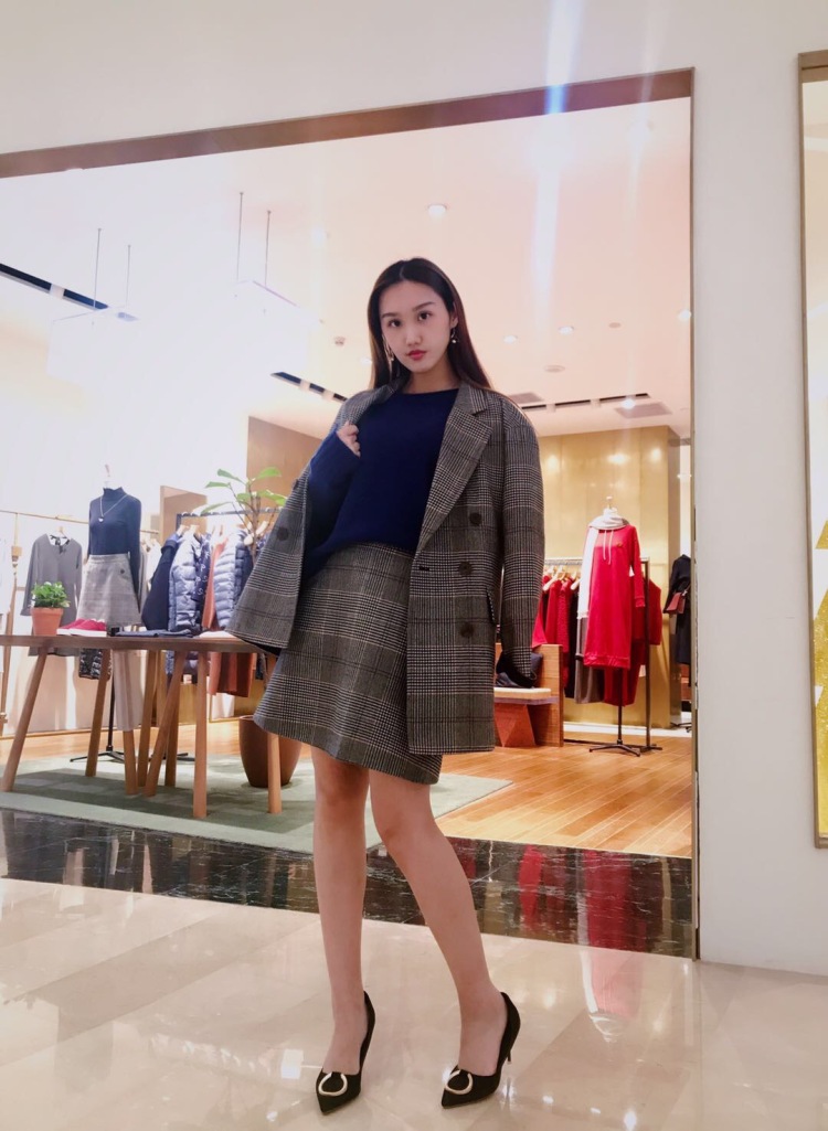 VVicki💗-广东省·深圳市·宝安区-微博-可接多种风格网拍,会摄影,修图出图
身高161