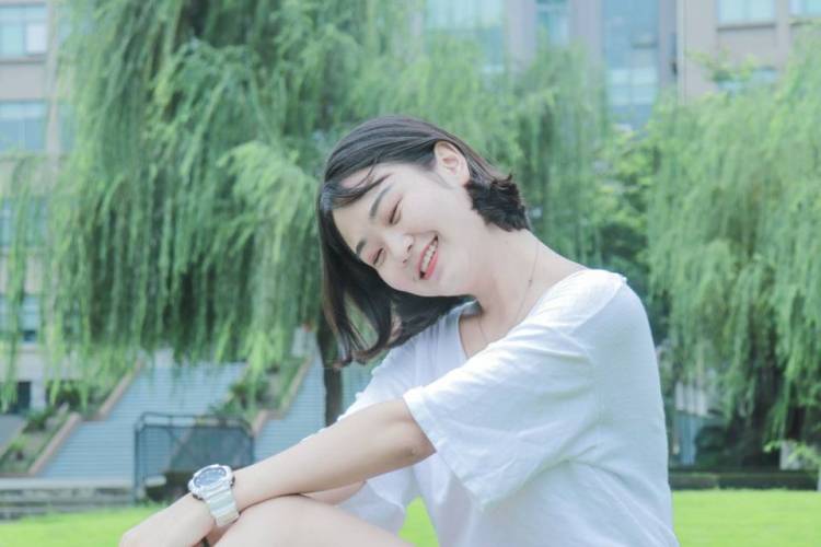 小笨熊要努力-四川省·成都市·郫都区-抖音快手-爱好视频拍摄剪辑,可接网拍,寄拍,短视频。快手抖音粉丝10000左右。
