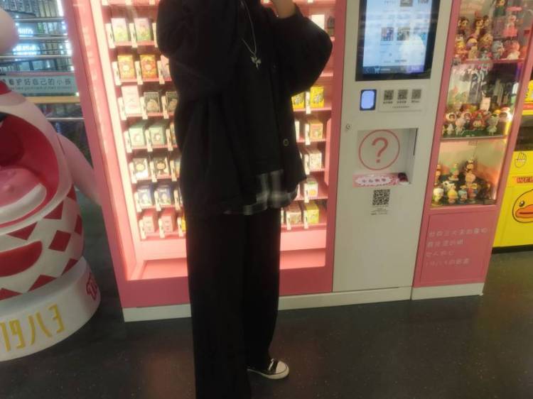 泛小姐姐-江苏省·苏州市·虎丘区-抖音-身高175 体重125 买家秀,寄拍都可以 可露脸,或不露脸