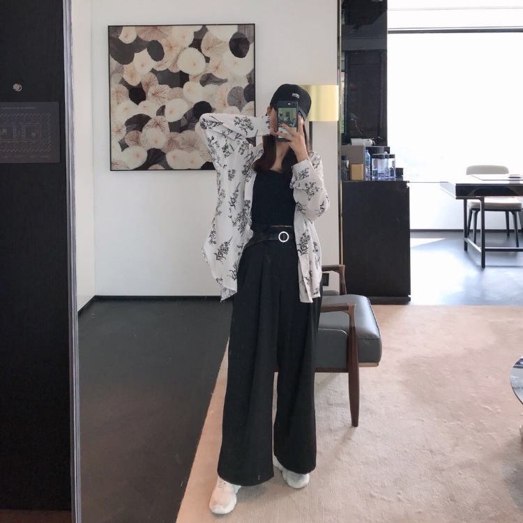 Winnie_Avec-广东省·广州市·番禺区--身高160 体重84斤
擅长摄影拍照,可接寄拍、网拍、买家秀,会ps修图、手机修图、pr短视频,出图快,可长期合作。