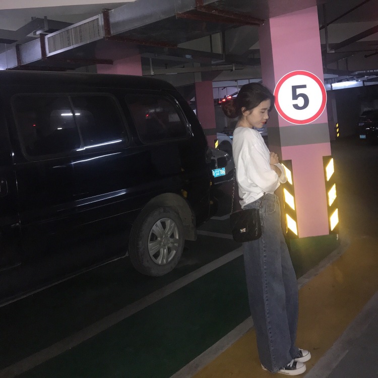 qiqi-广东省·汕头市·澄海区-抖音 微博 ***-分享日常生活照和平时几件网拍作品～需要寄拍买家秀的看我看我