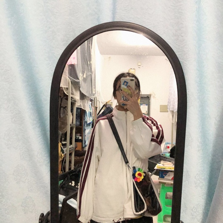 yiling-重庆市·重庆市·合川区-微博 朋友圈-买家秀 接寄拍 接文字风格如下图 风格多 不露脸单纯是为了保护隐私 会拍照 会p图 看上的来 非诚勿扰 谢谢