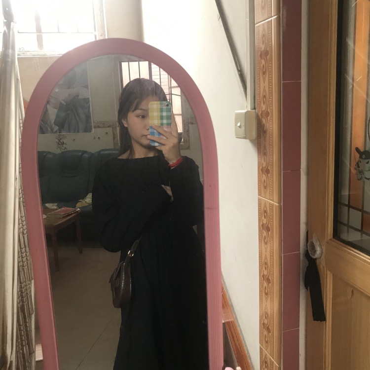 拾贰月-广东省·东莞市·厚街镇--喜欢拍照📷
衣服、鞋子、裤子、首饰
身高158
体重90