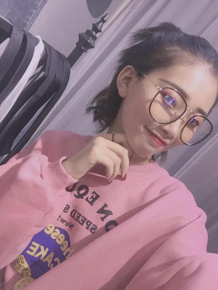 M-玉a🍓-河南省·南阳市·社旗县-快手-身高175 体重102 喜欢酷酷的衣服和气质风
热爱拍照 第一次 可接网拍.