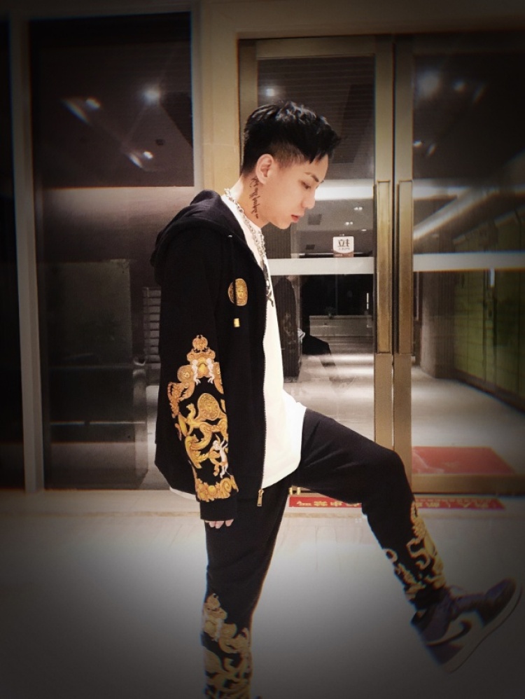 Hugh·Z-广东省·深圳市·罗湖区--潮流服饰网拍,外景拍,棚拍,可寄拍,20以上