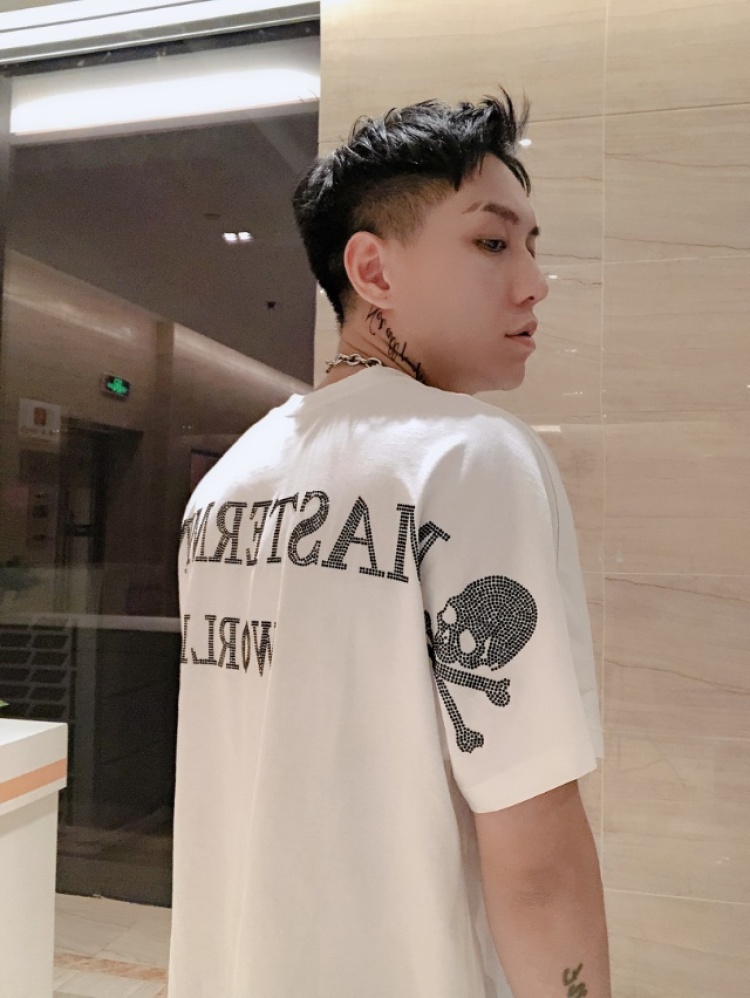 Hugh·Z-广东省·深圳市·罗湖区--潮流服饰网拍,外景拍,棚拍,可寄拍,20以上