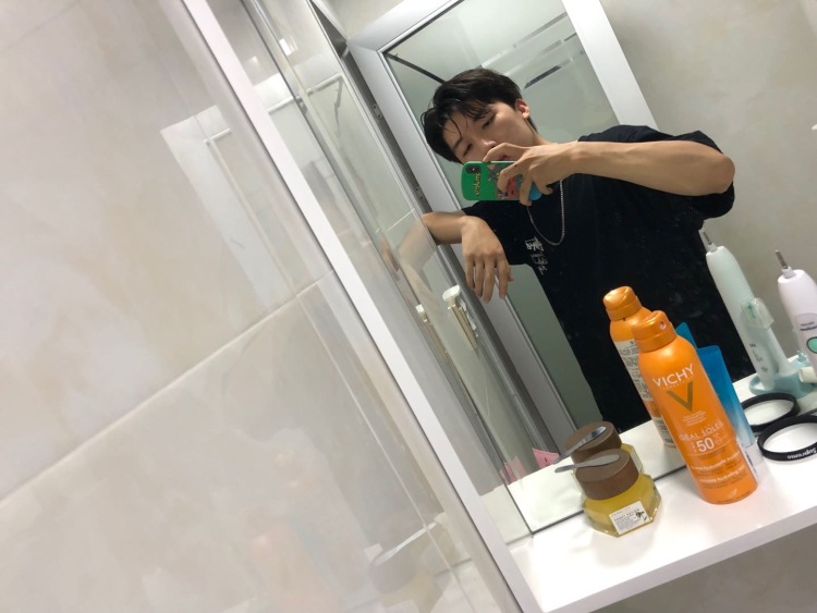 Free man*-安徽省·安庆市·宜秀区--接寄拍 175cm 58kg