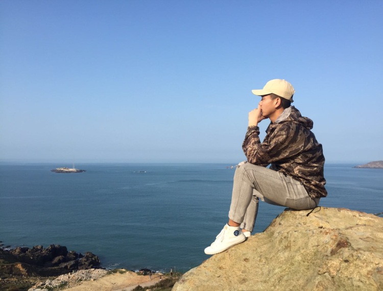 文豪-福建省·泉州市·丰泽区-微信，抖音，微博-能驾驭各种风格，身高183.体重80kg
，想寻求网拍职业，新报道素人，请老板给口饭吃