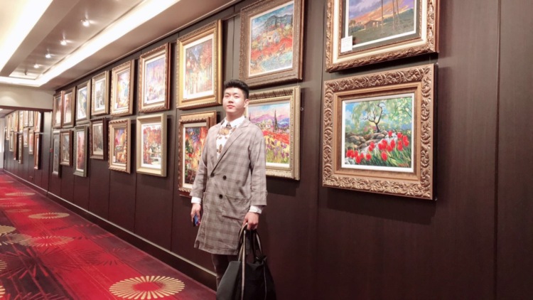 文豪-福建省·泉州市·丰泽区-微信，抖音，微博-能驾驭各种风格，身高183.体重80kg
，想寻求网拍职业，新报道素人，请老板给口饭吃