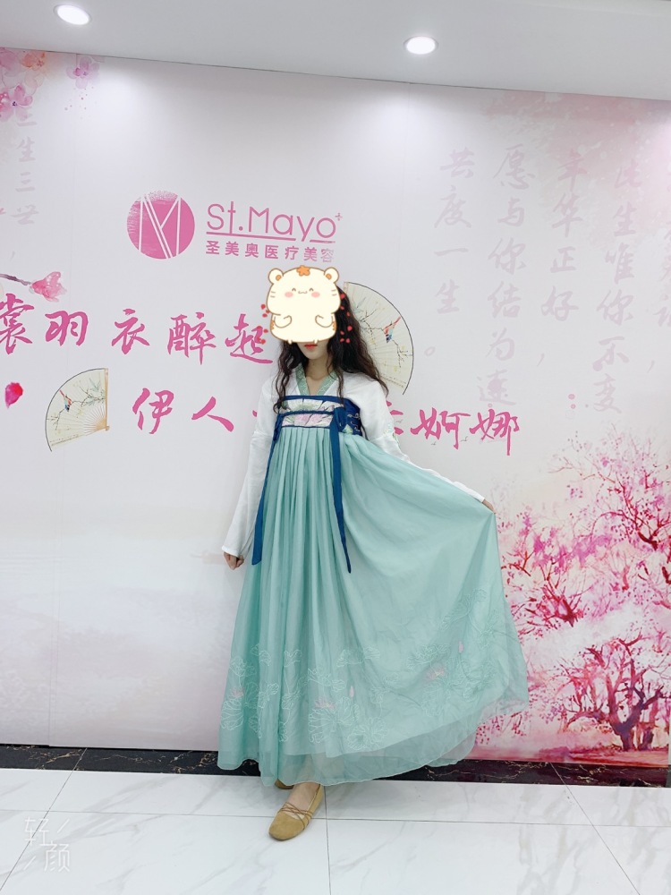 逐滴-广东省·深圳市·福田区-微博  one-我，身高160😇，体重45公斤，骨架比较大，有需要的话我会p图，发质好像有点不好，不过也有在护发啦，颜值，看情况，拍照，还可以，期待赚点生活费好了，深圳消费太高了