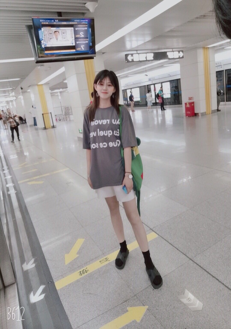 薛定谔的猫🐱-山西省·太原市·晋源区-抖音、微博、***-素人一枚 喜欢街拍 、自拍