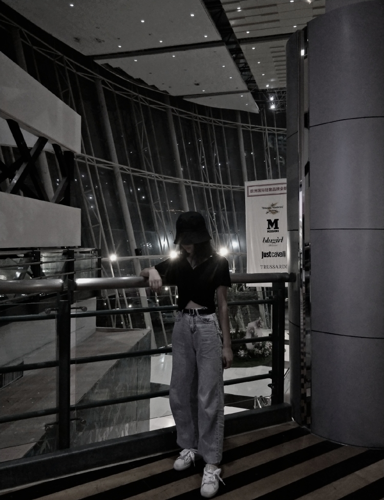 Memei-广东省·广州市·天河区--爱自拍,来自于广州的学生,业余时间充足,风格多变,活泼开朗爱逛街。